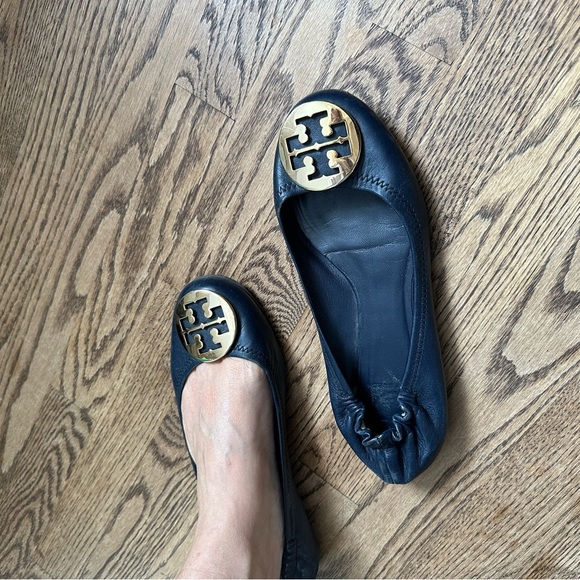 Souliers Tory Burch navy size 8.5 - Picture 2 of 5
